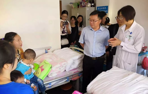 全國助殘日——政府、殘聯(lián)、醫(yī)院聯(lián)合慰問暖人心