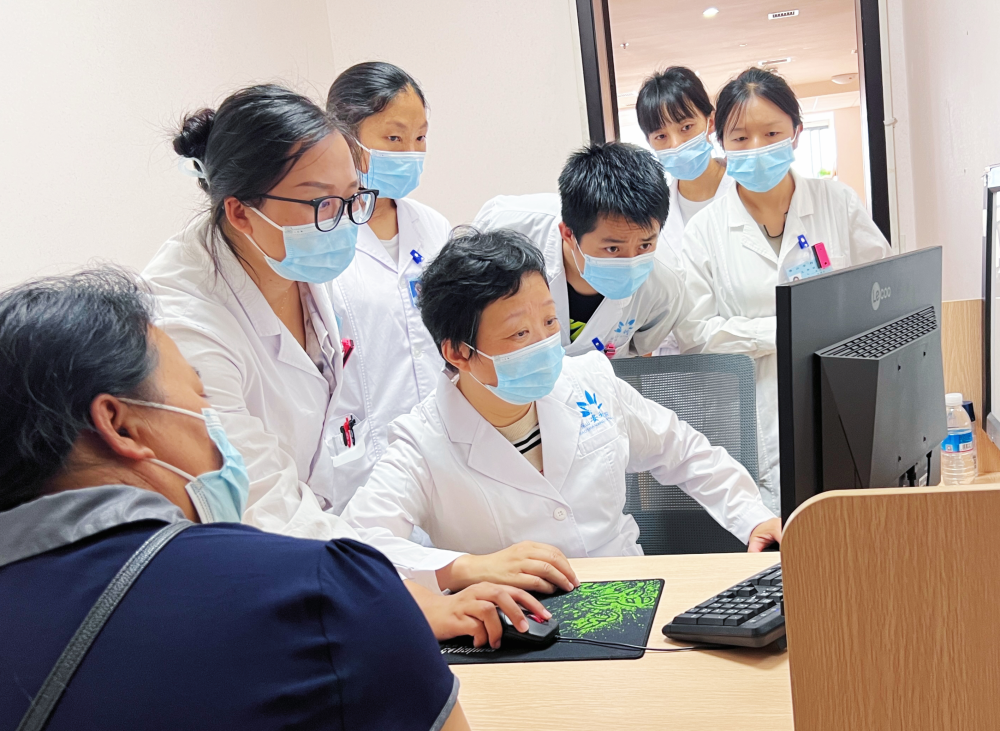 【保山安利醫(yī)院】上海市復(fù)旦大學(xué)附屬閔行醫(yī)院專家蒞臨我院開(kāi)展醫(yī)療幫扶及義診圓滿結(jié)束