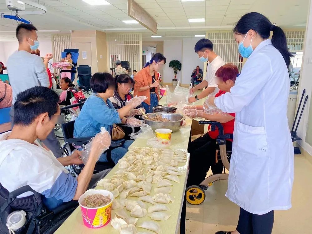 【保山安利醫(yī)院】“濃濃餃子香，深深關(guān)愛(ài)情”保山市殘聯(lián)肢體殘疾患者社會(huì)融入活動(dòng)